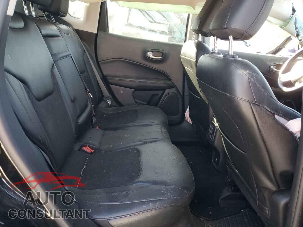 JEEP COMPASS 2018 - 3C4NJDBB3JT304341