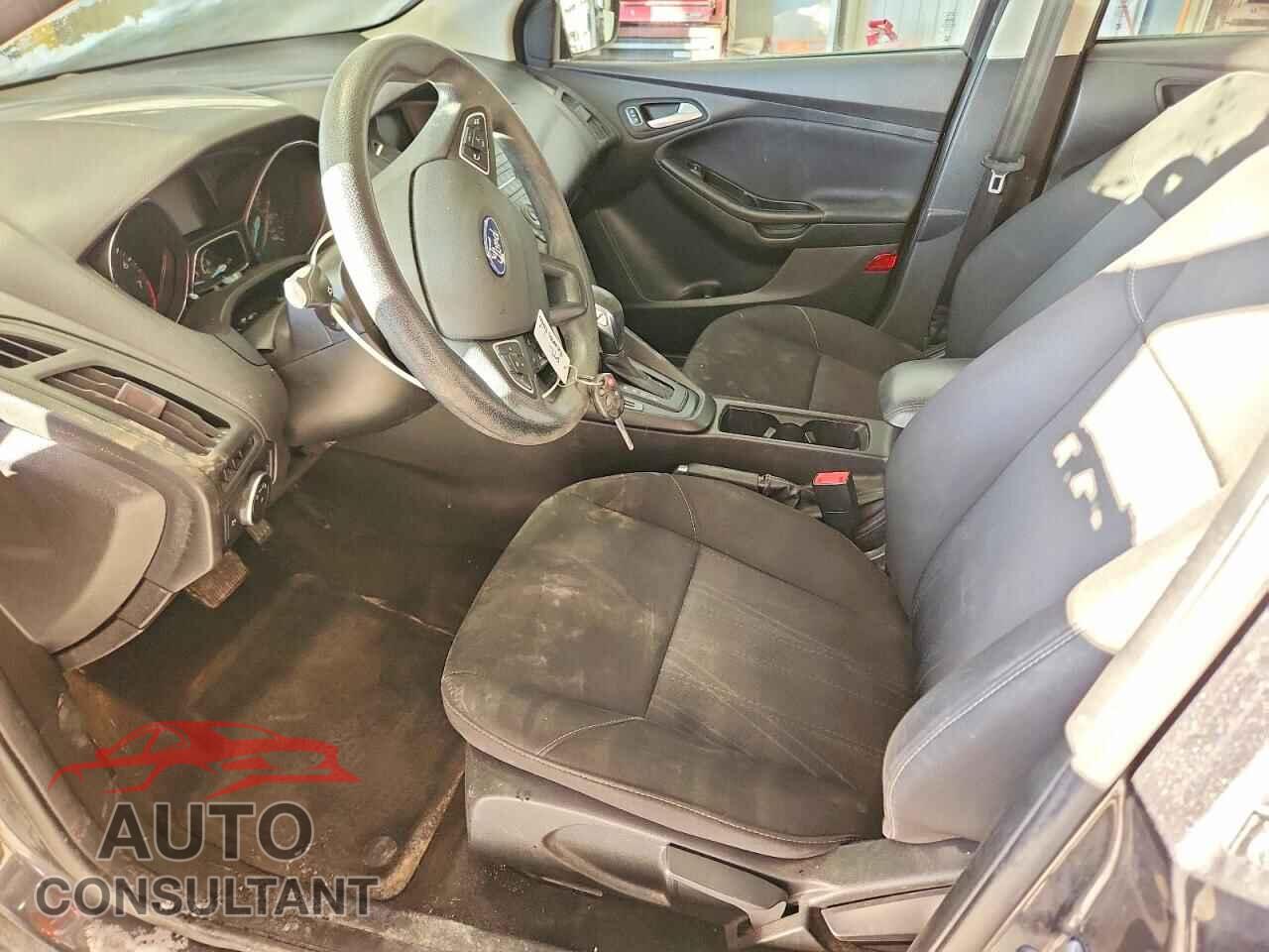 FORD FOCUS 2017 - 1FADP3F21HL317356