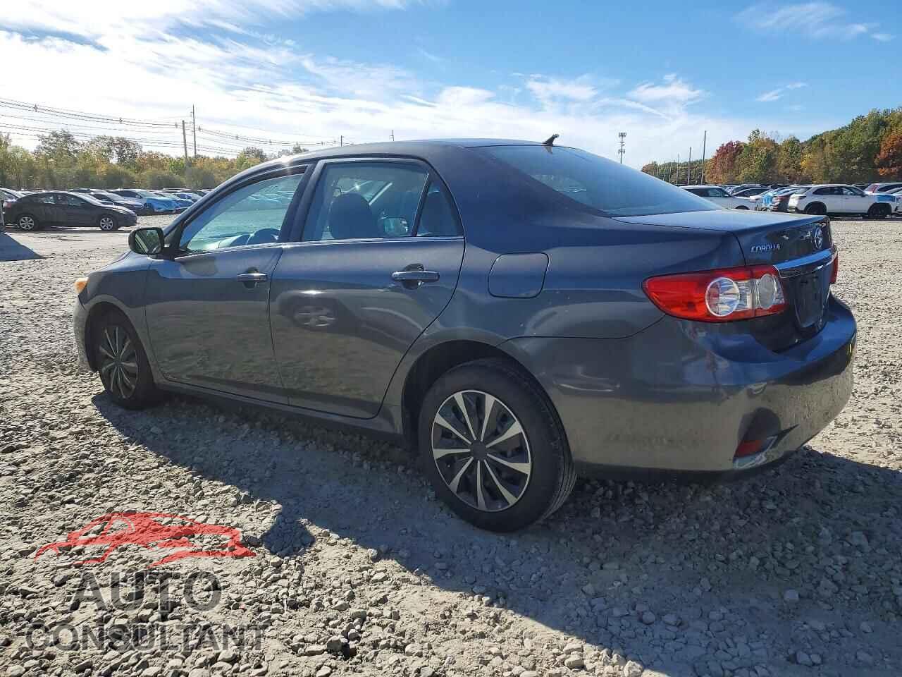 TOYOTA COROLLA 2013 - 2T1BU4EE3DC070936