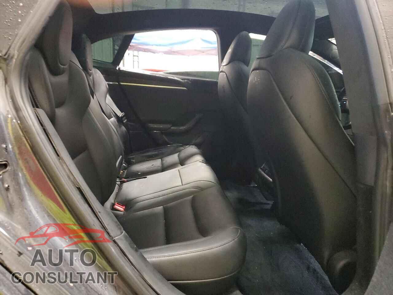 TESLA MODEL S 2023 - 5YJSA1E52PF523158