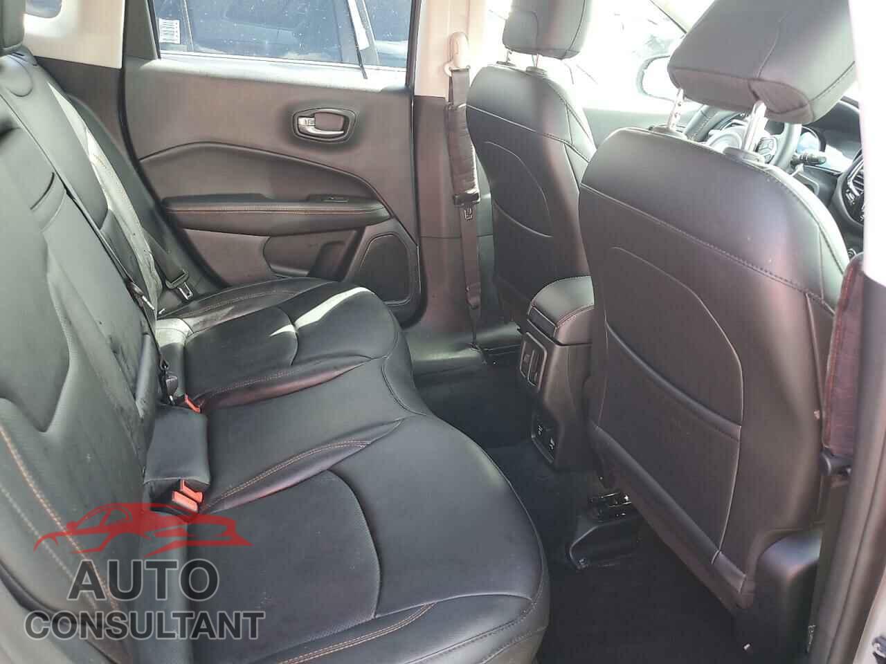 JEEP COMPASS 2019 - 3C4NJDCB3KT656786