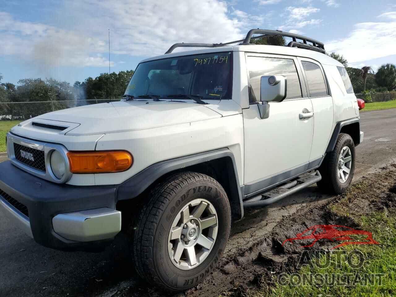 TOYOTA FJ CRUISER 2014 - JTEBU4BF3EK201663