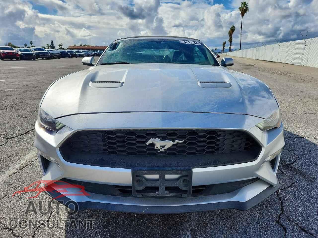 FORD MUSTANG 2019 - 1FATP8UH8K5104285
