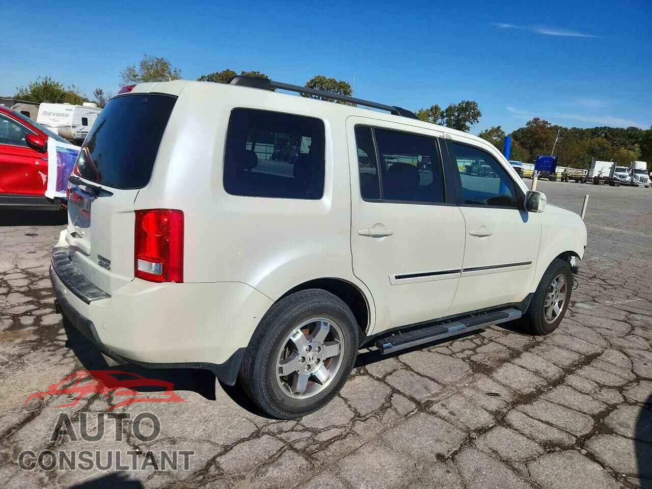 HONDA PILOT 2011 - 5FNYF4H92BB099226