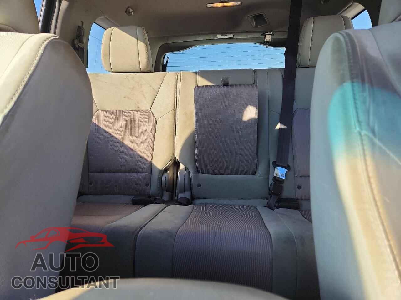 HONDA PILOT 2015 - 5FNYF4H36FB078283