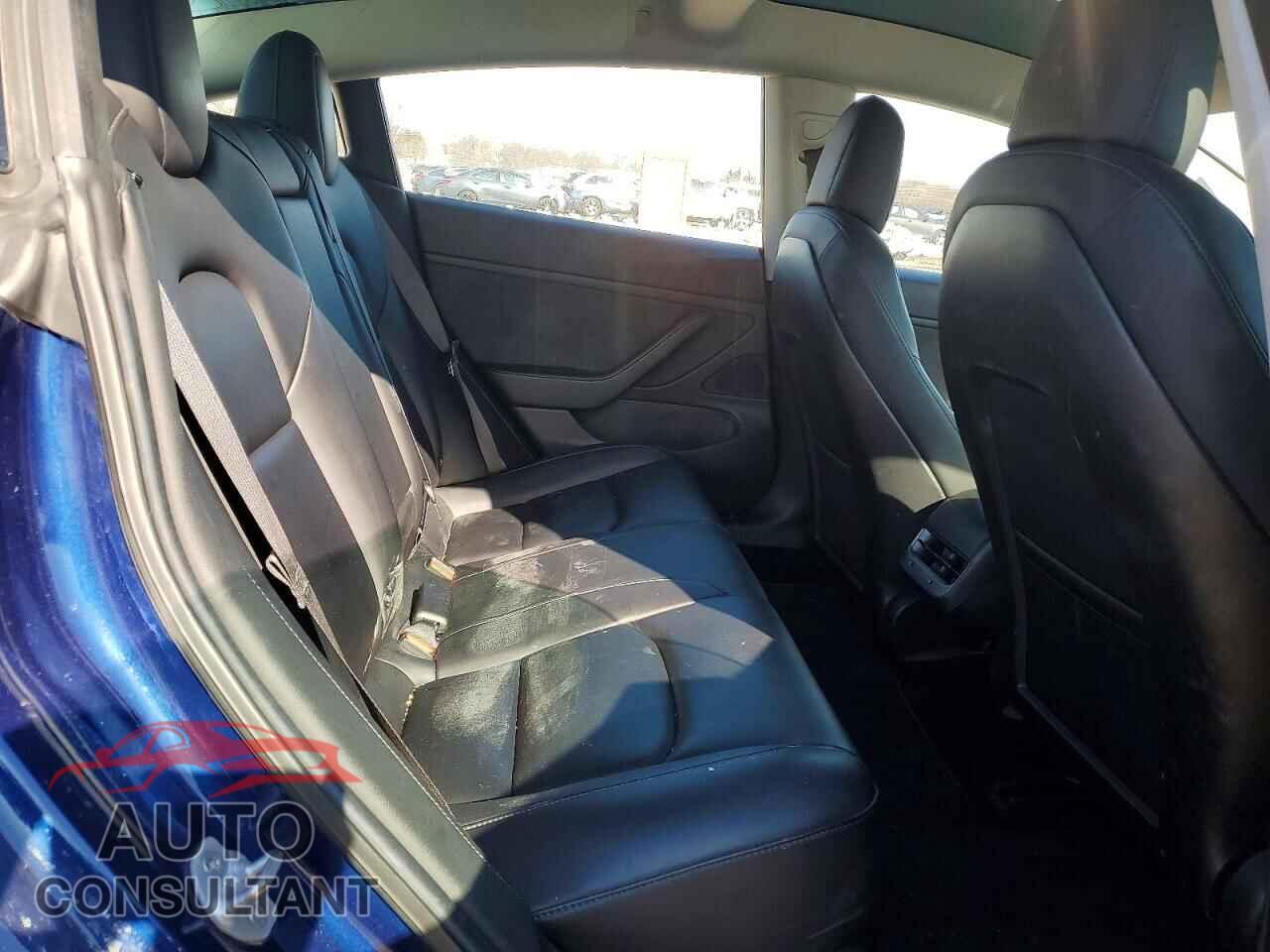 TESLA MODEL 3 2018 - 5YJ3E1EA6JF077951