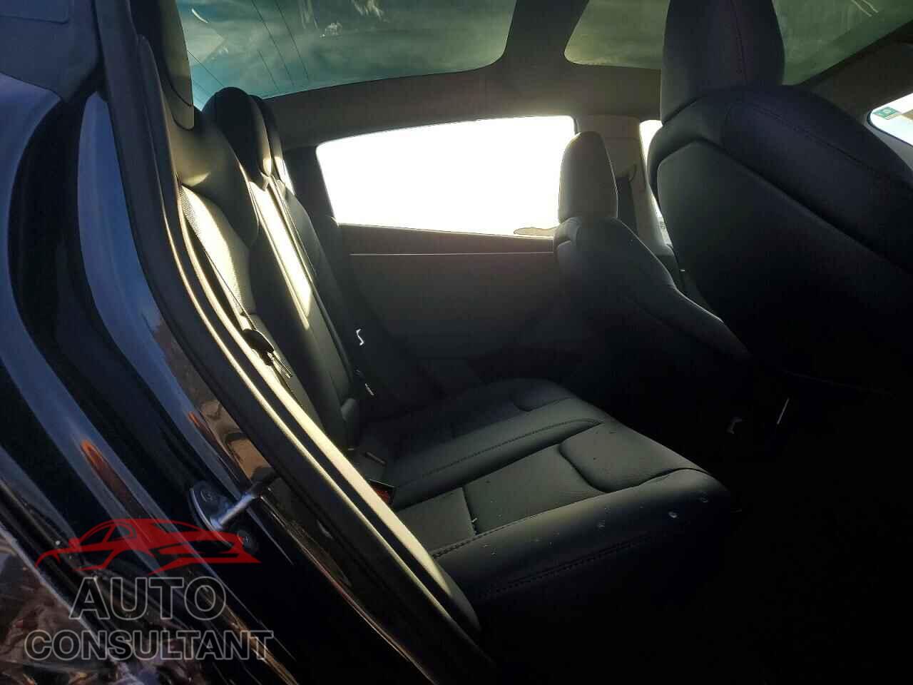 TESLA MODEL 3 2025 - 5YJ3E1EA8SF065124