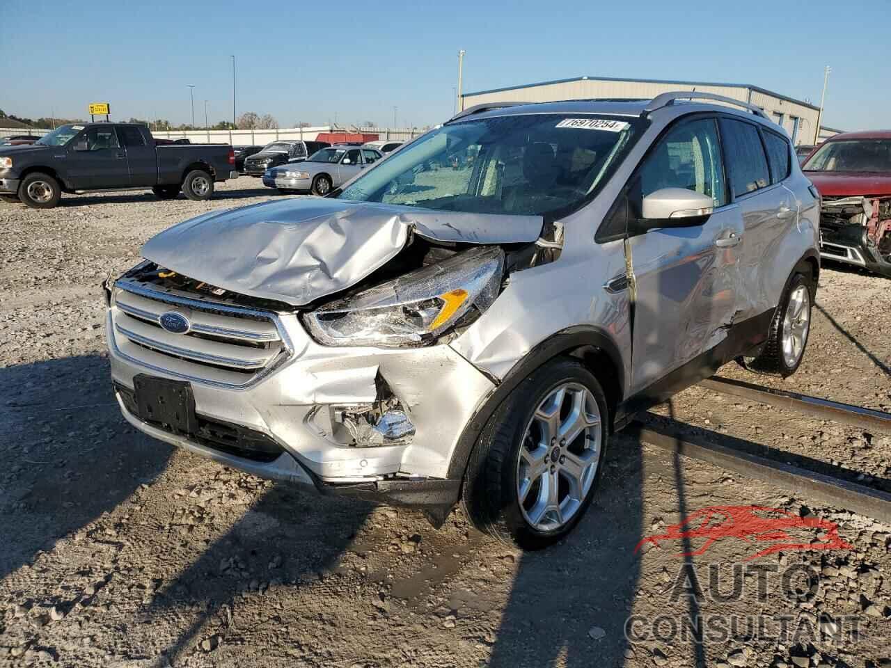 FORD ESCAPE 2018 - 1FMCU9J98JUA94329