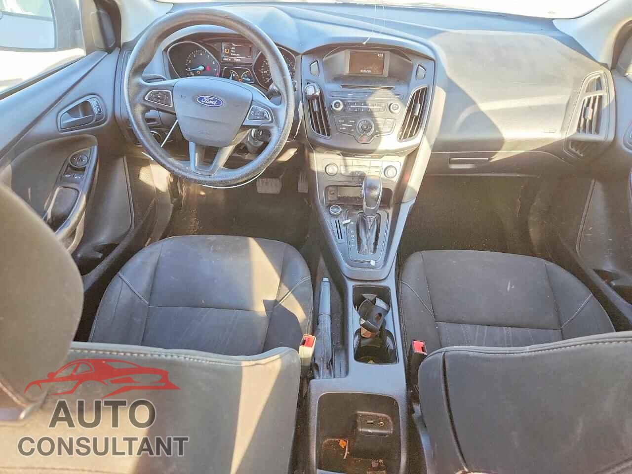 FORD FOCUS 2015 - 1FADP3E24FL220084