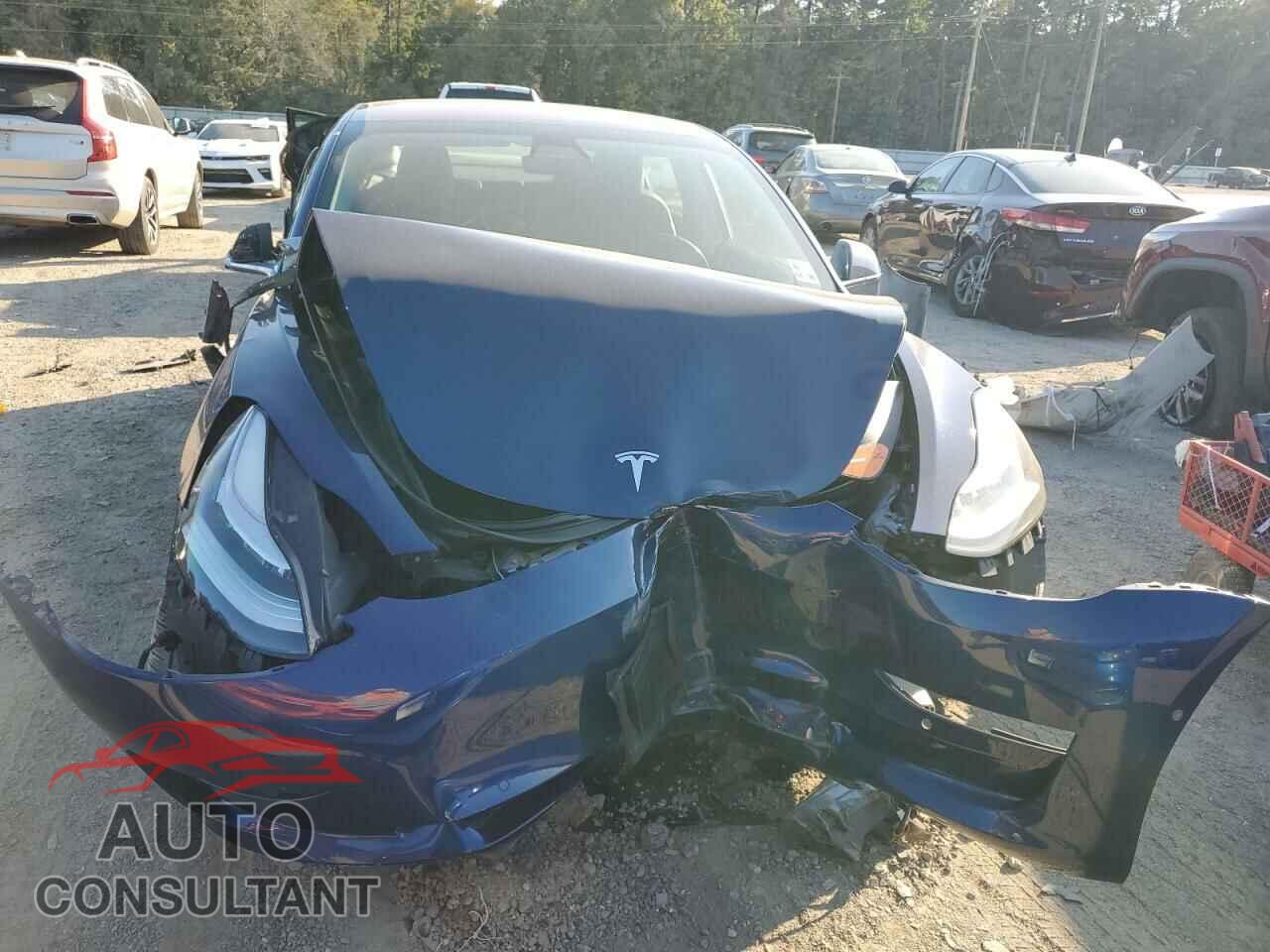 TESLA MODEL 3 2018 - 5YJ3E1EA0JF004705