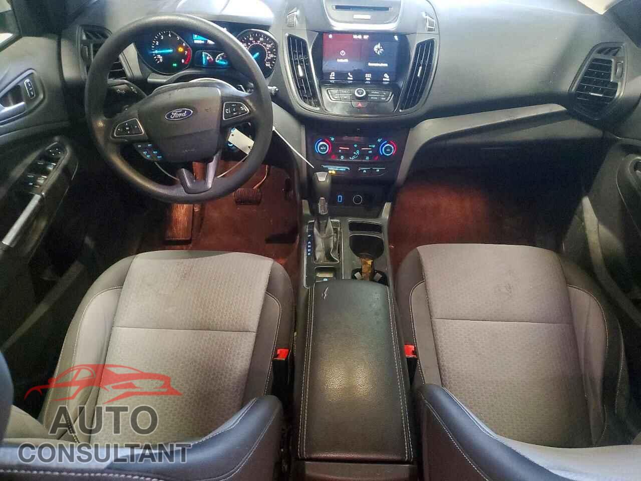 FORD ESCAPE 2017 - 1FMCU9G95HUB68808