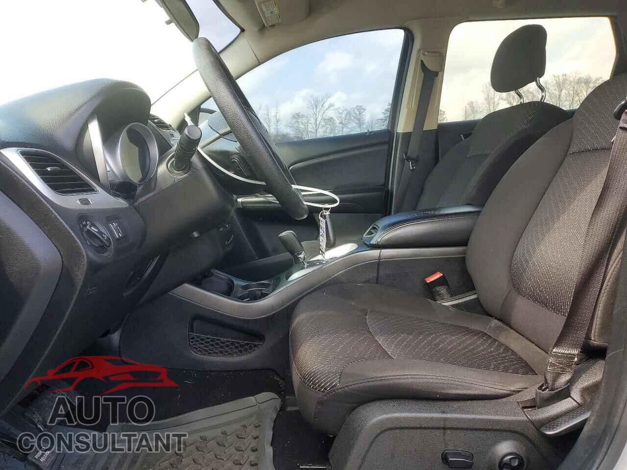 DODGE JOURNEY 2015 - 3C4PDCBG2FT686519