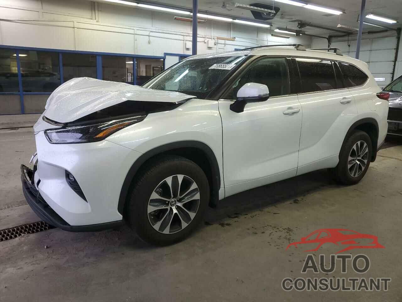 TOYOTA HIGHLANDER 2022 - 5TDHZRBH8NS241499