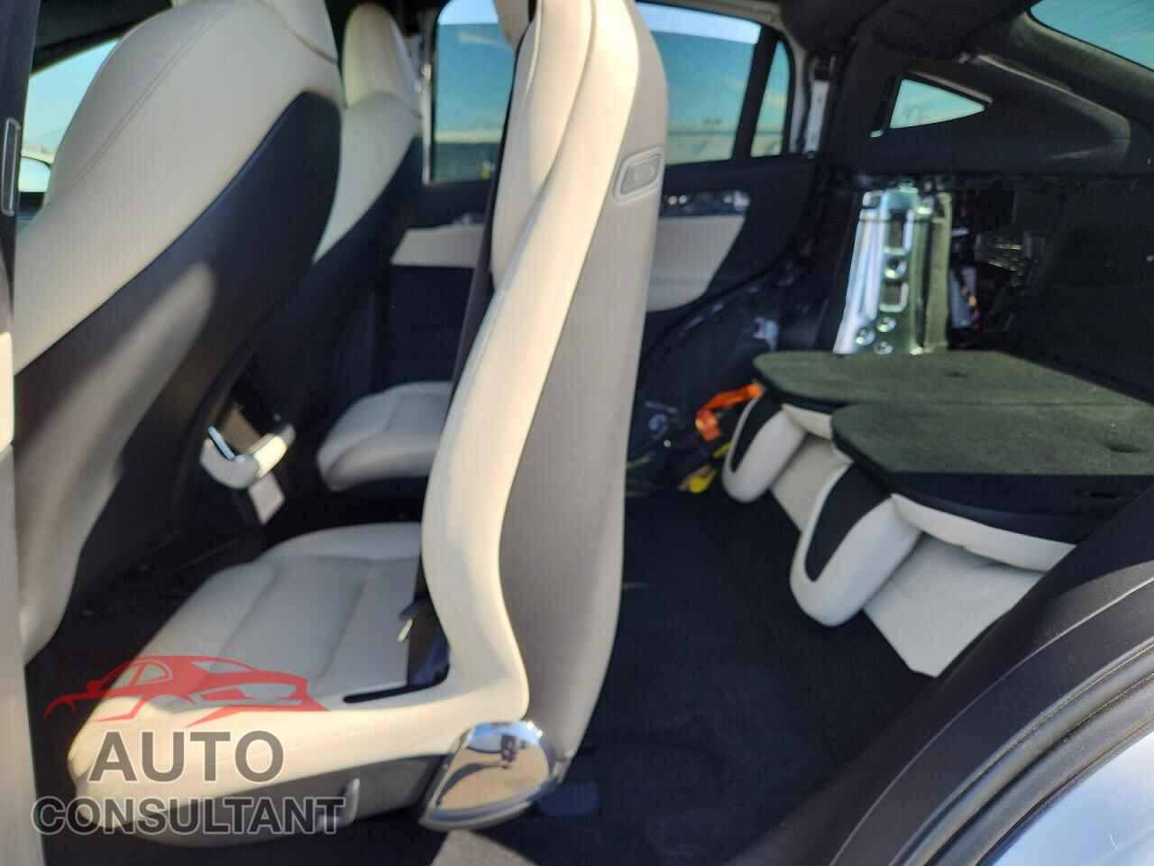 TESLA MODEL X 2023 - 7SAXCBE5XPF385023
