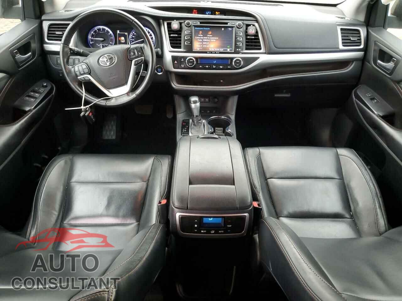 TOYOTA HIGHLANDER 2018 - 5TDJZRFH5JS558338