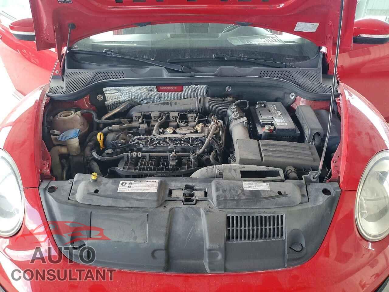 VOLKSWAGEN BEETLE 2019 - 3VWFD7AT3KM707896