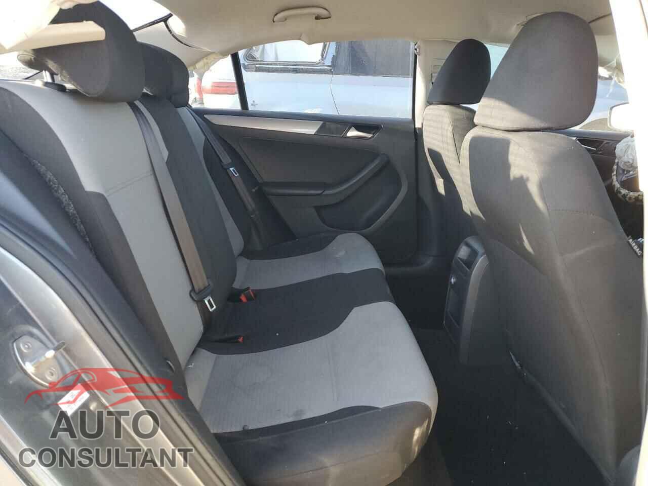 VOLKSWAGEN JETTA 2017 - 3VW2B7AJ8HM221127