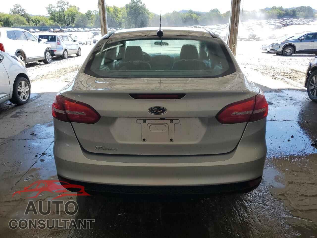 FORD FOCUS 2017 - 1FADP3E23HL241608