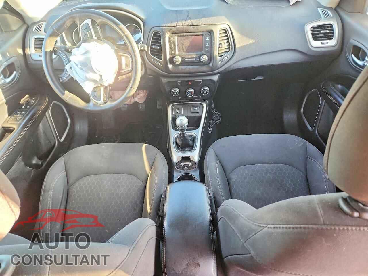 JEEP COMPASS 2017 - 3C4NJCAB1HT658476