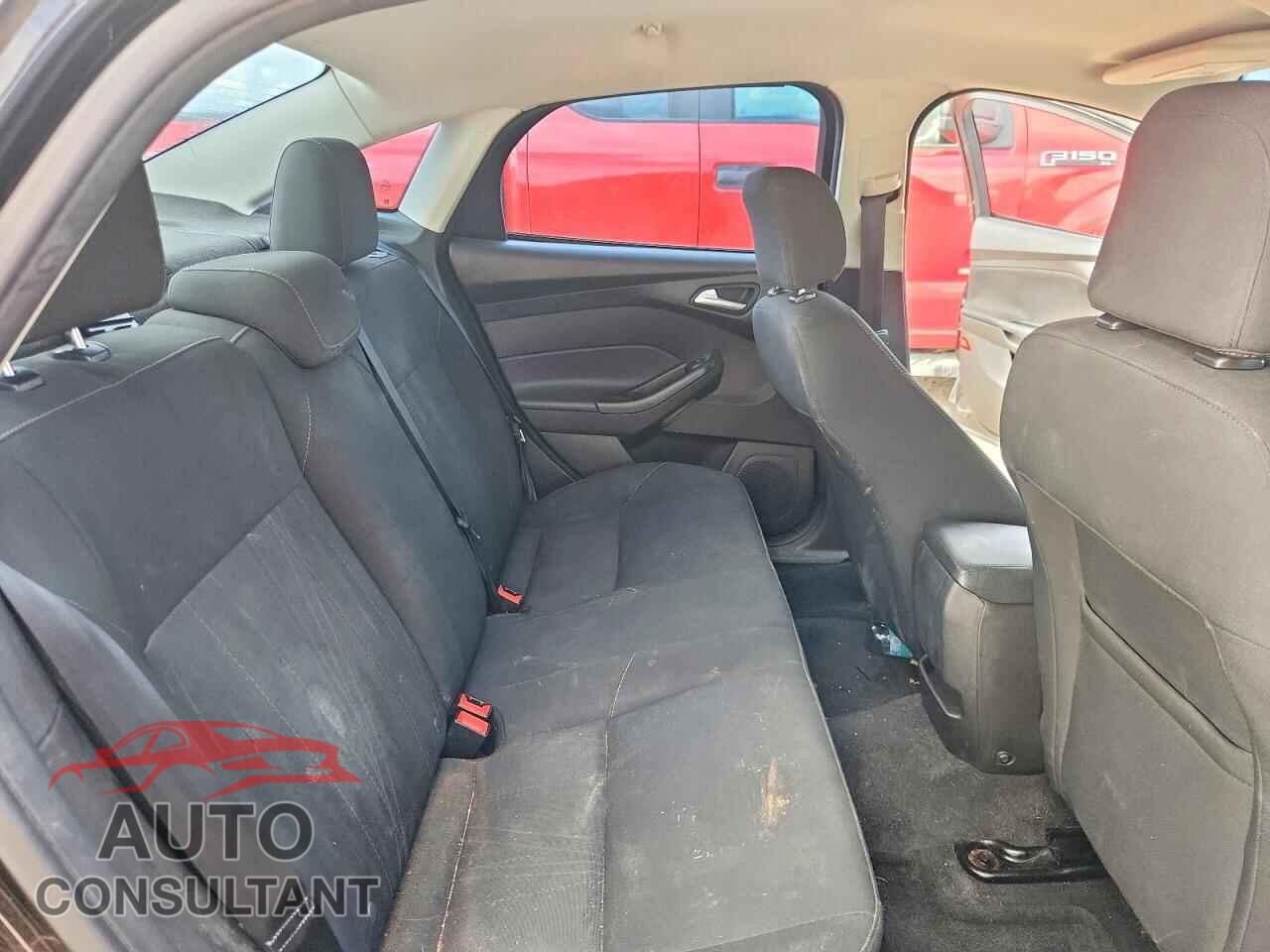FORD FOCUS 2016 - 1FADP3F22GL305652