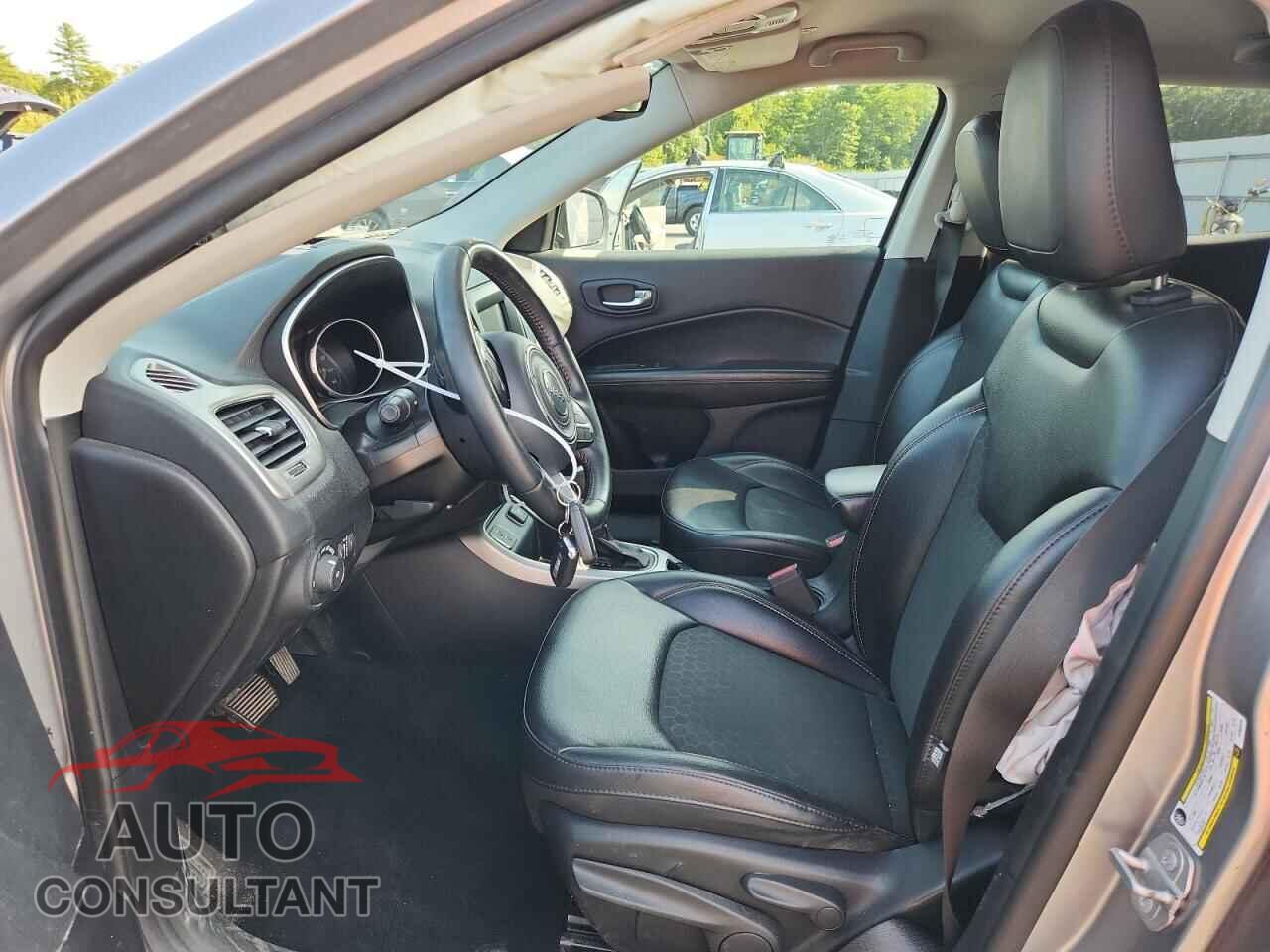 JEEP COMPASS 2019 - 3C4NJCBB1KT652019