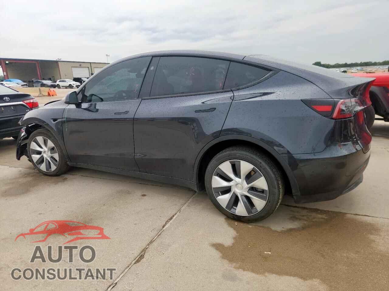 TESLA MODEL Y 2024 - 7SAYGAEEXRF084368