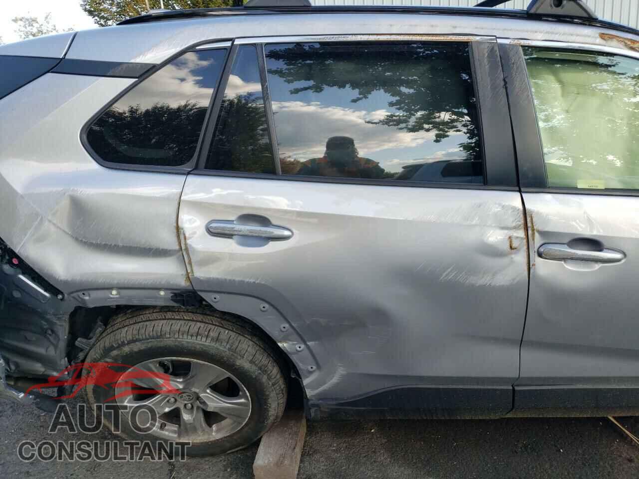 TOYOTA RAV4 2023 - JTMP1RFV0PD094452