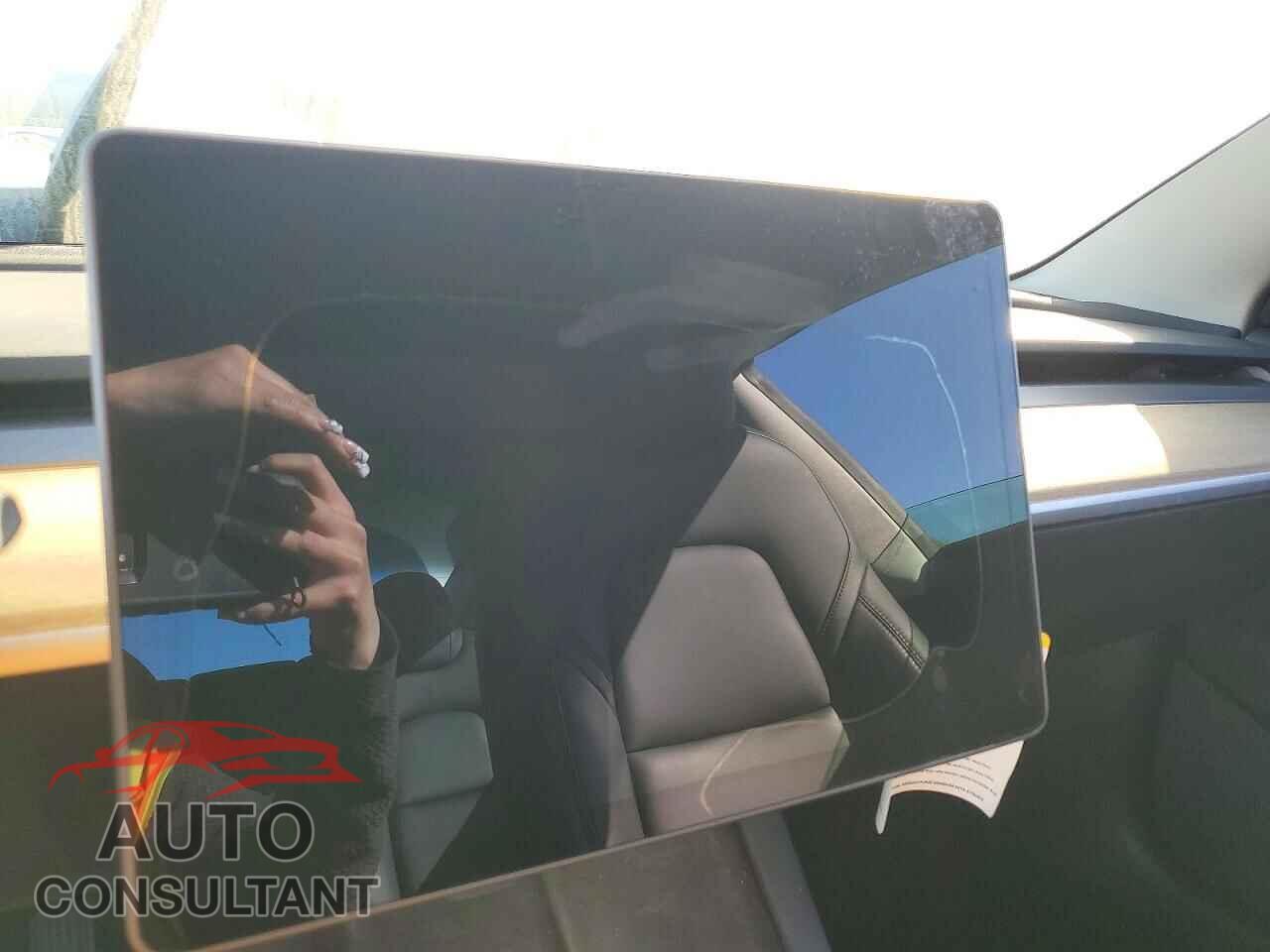 TESLA MODEL 3 2021 - 5YJ3E1EA8MF026973