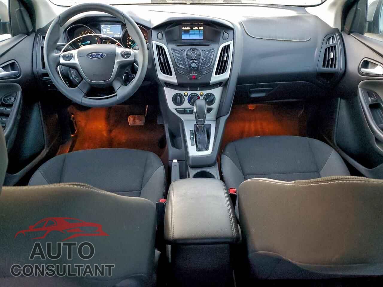 FORD FOCUS 2014 - 1FADP3F25EL140421