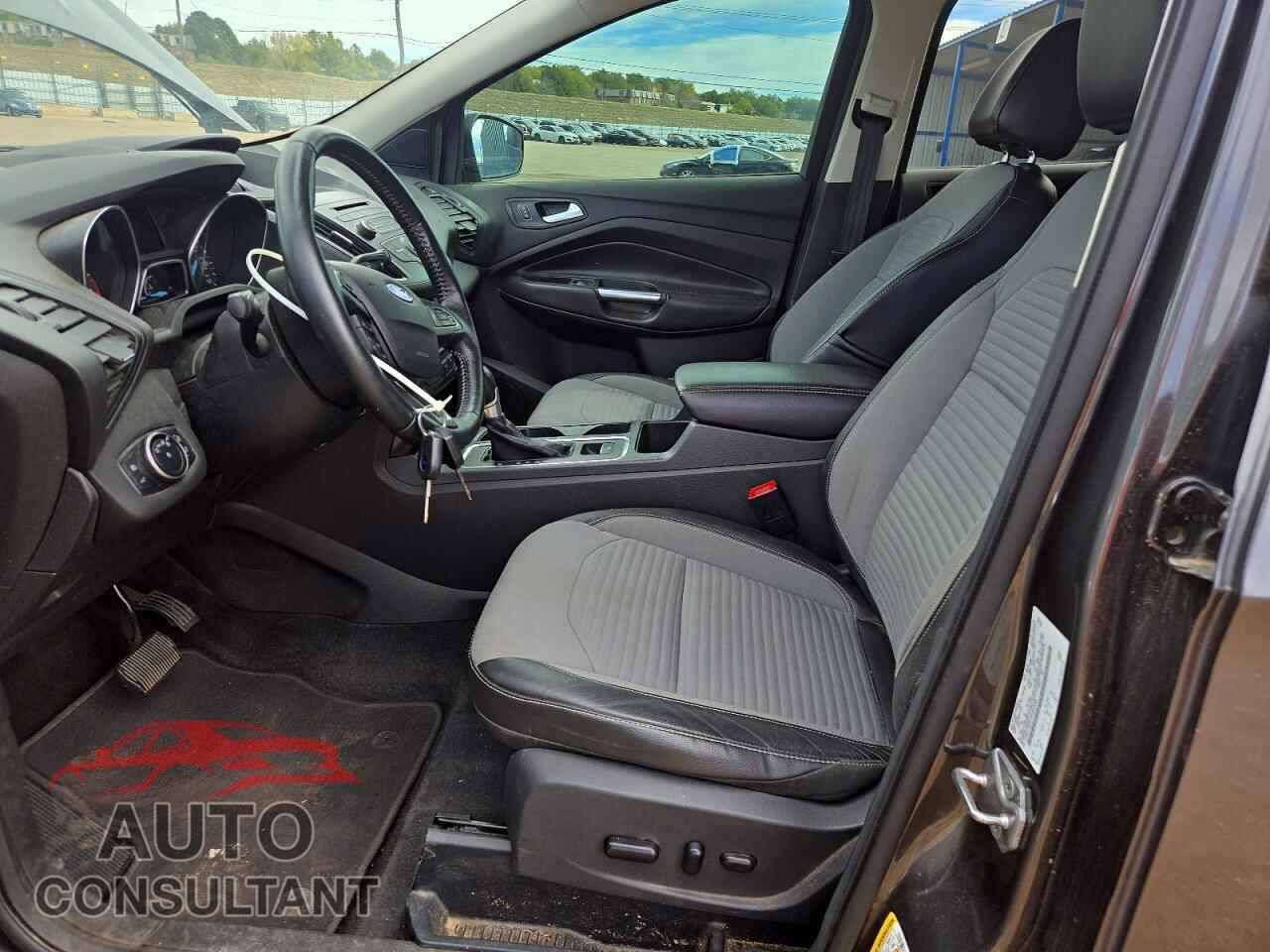 FORD ESCAPE 2017 - 1FMCU9GD1HUB52898