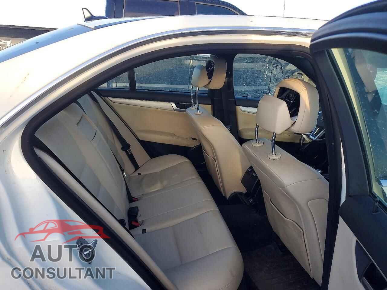 MERCEDES-BENZ C-CLASS 2012 - WDDGF8BB5CF901530