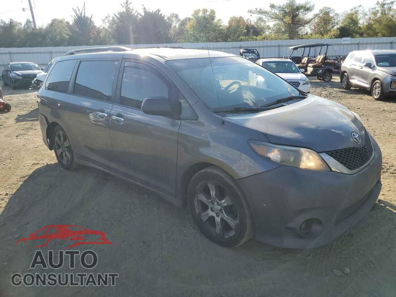 TOYOTA SIENNA 2013 - 5TDXK3DC8DS310754