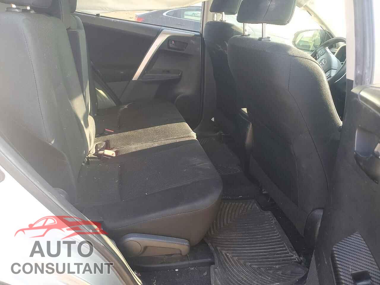 TOYOTA RAV4 2015 - JTMBFREV2FD147390