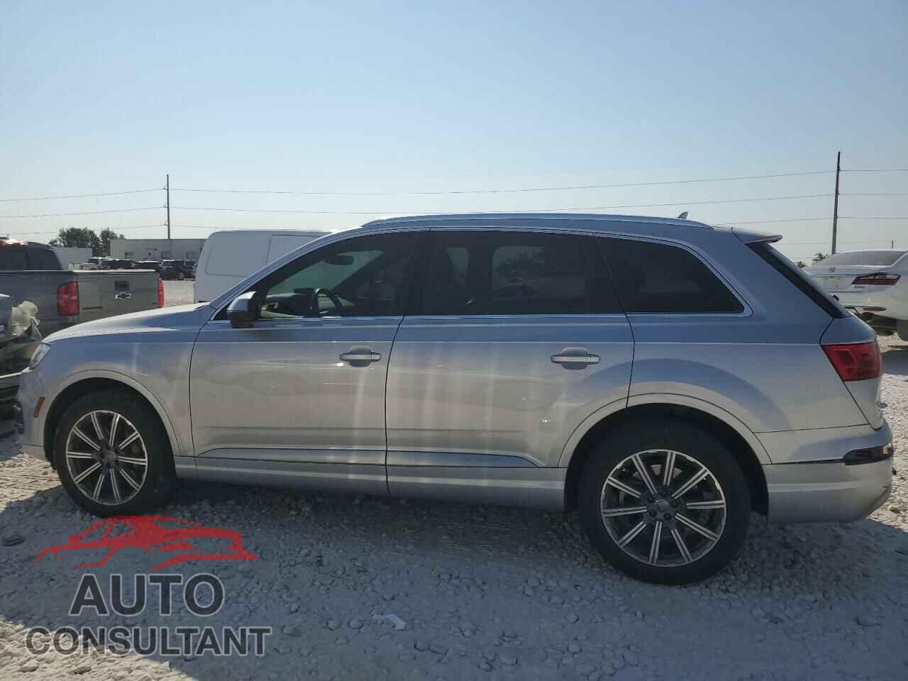 AUDI Q7 2018 - WA1LAAF7XJD053622