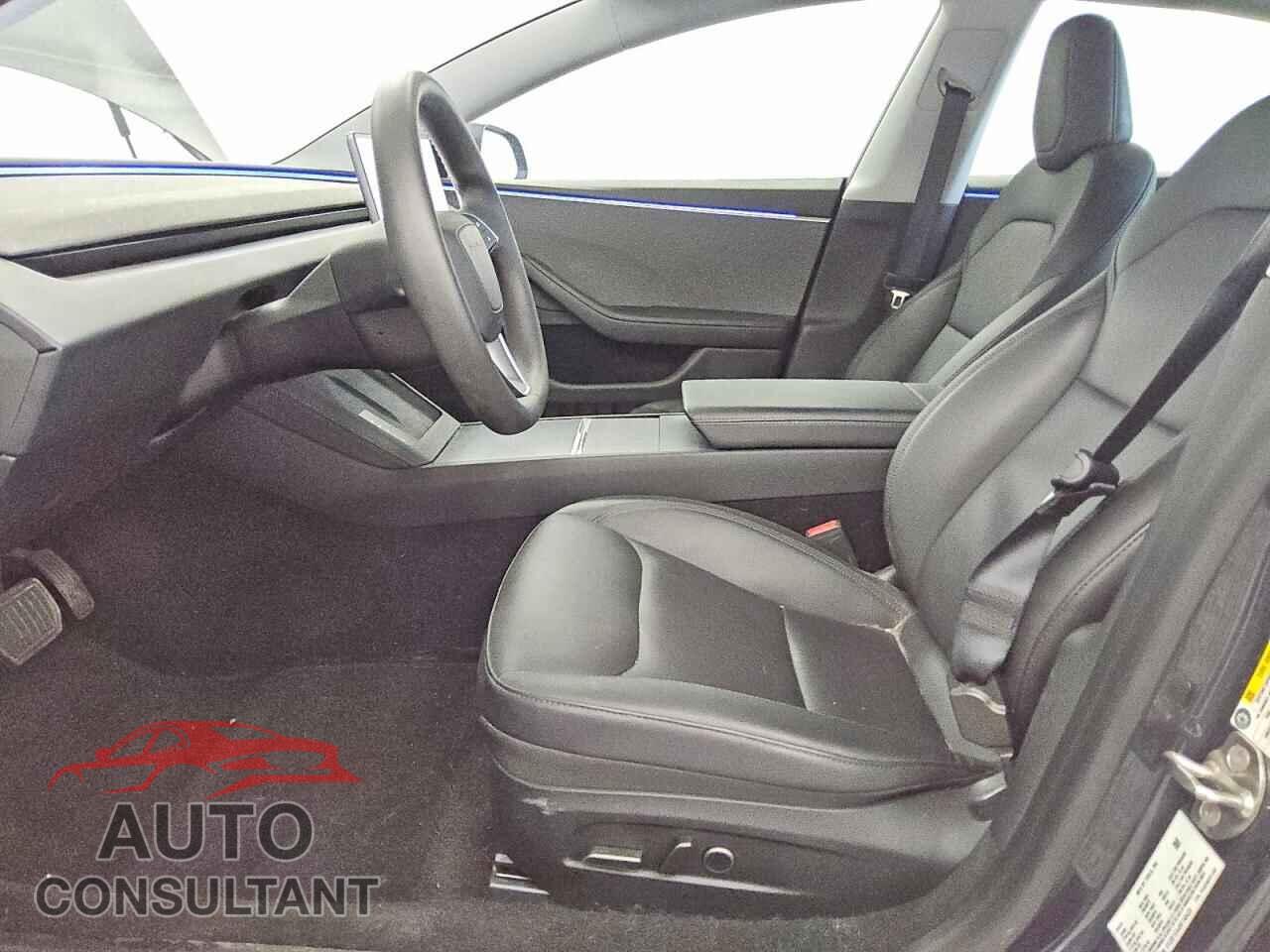 TESLA MODEL 3 2024 - 5YJ3E1EA4RF748433