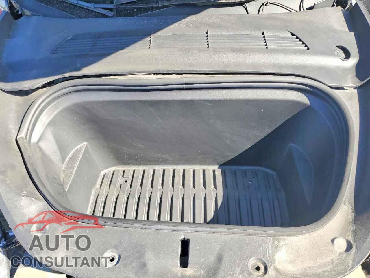 TESLA MODEL Y 2023 - 7SAYGDEF3PF964965