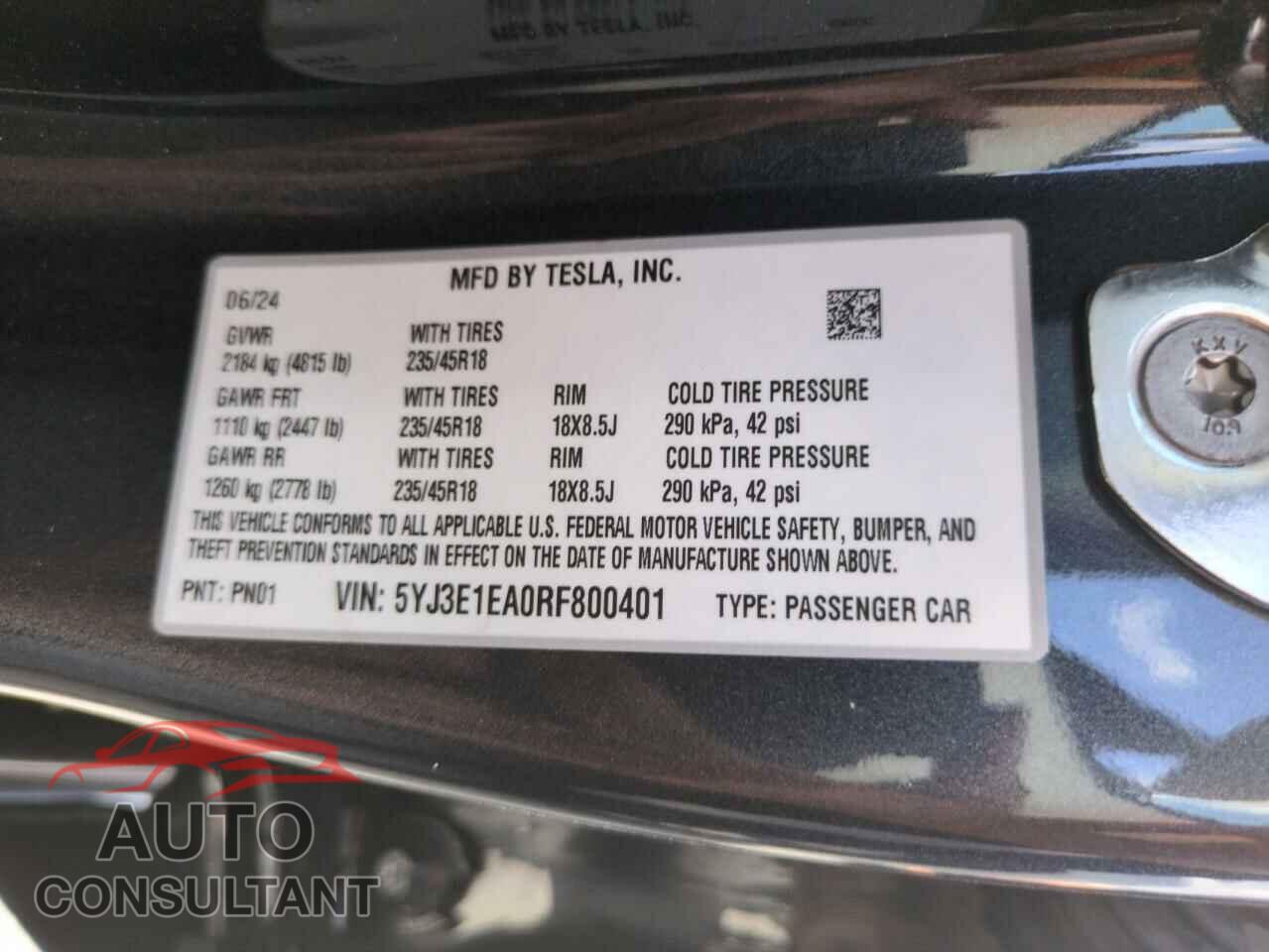 TESLA MODEL 3 2024 - 5YJ3E1EA0RF800401