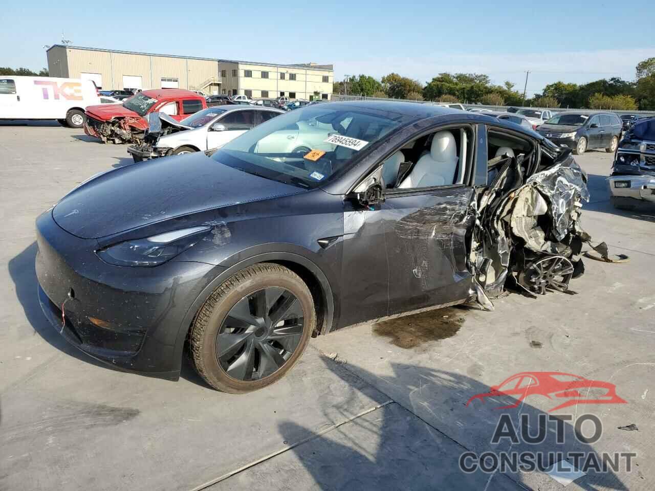 TESLA MODEL Y 2024 - 7SAYGDED8RA302555