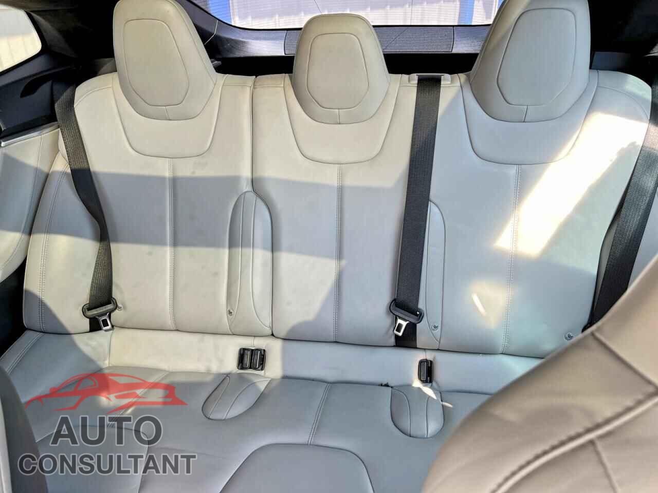 TESLA MODEL S 2016 - 5YJSA1E28GF133929