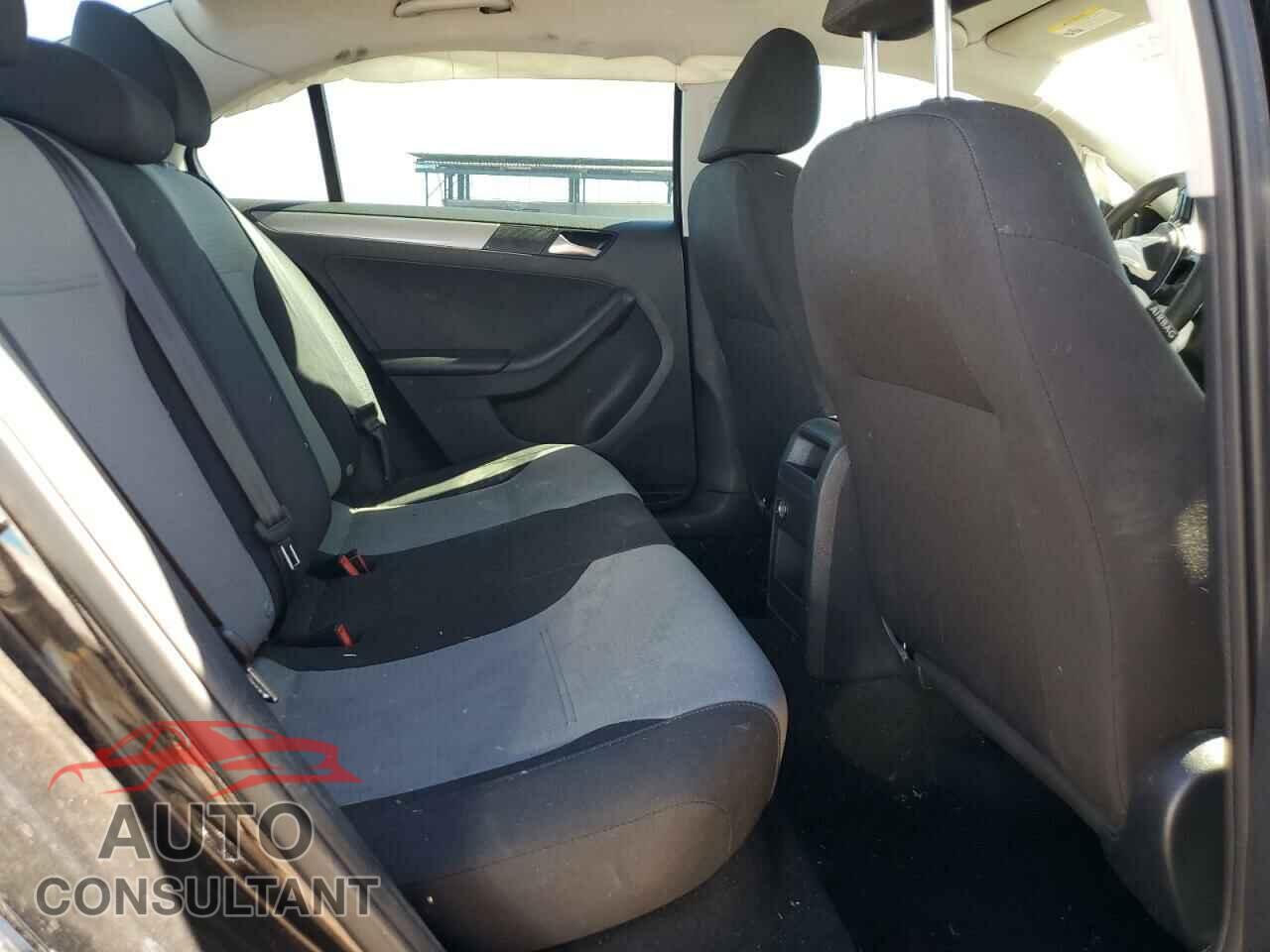 VOLKSWAGEN JETTA 2017 - 3VW2B7AJ0HM227178