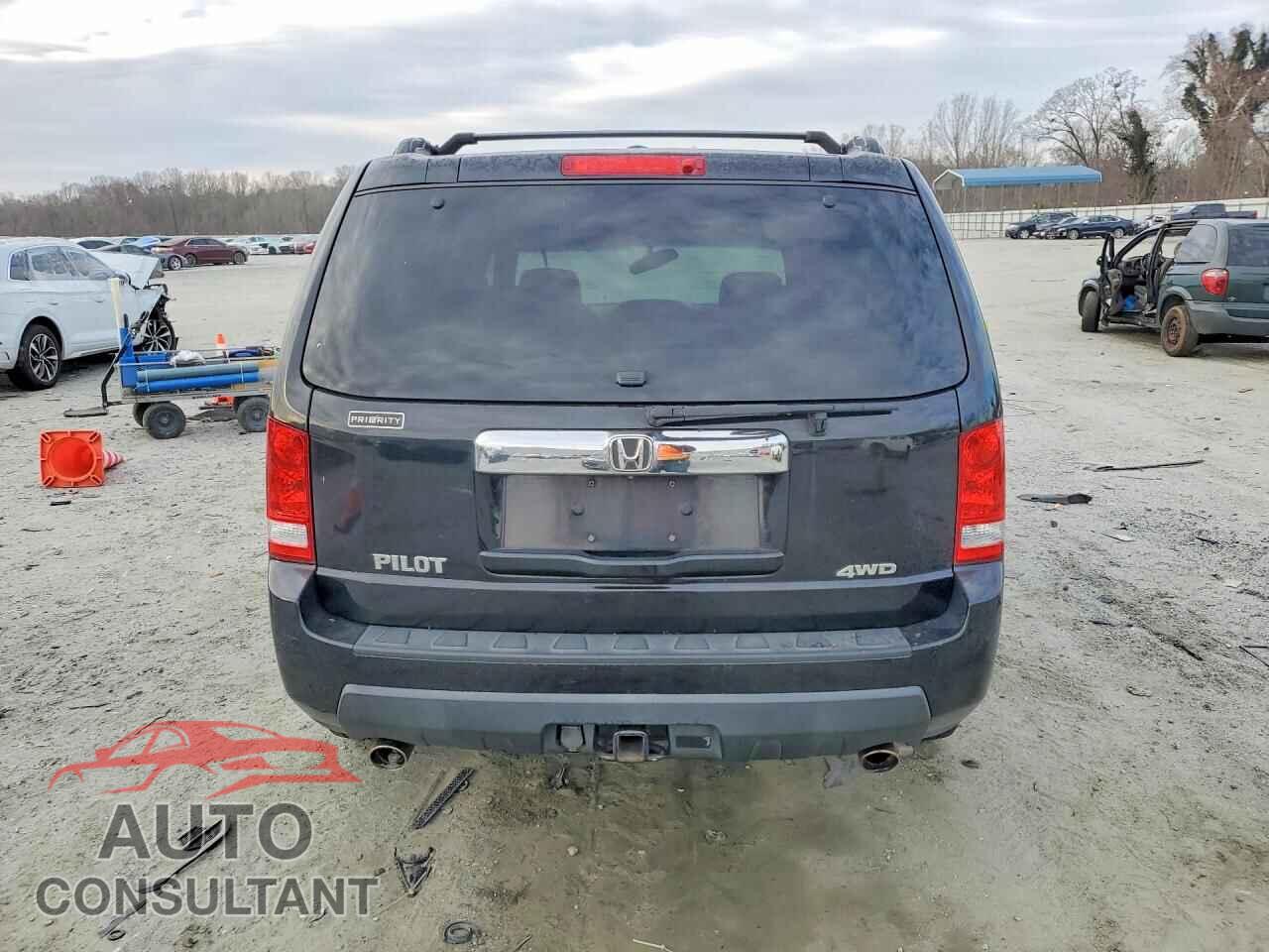 HONDA PILOT 2011 - 5FNYF4H73BB017633