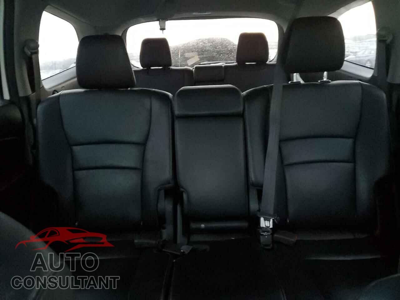 HONDA PILOT 2018 - 5FNYF6H96JB012101