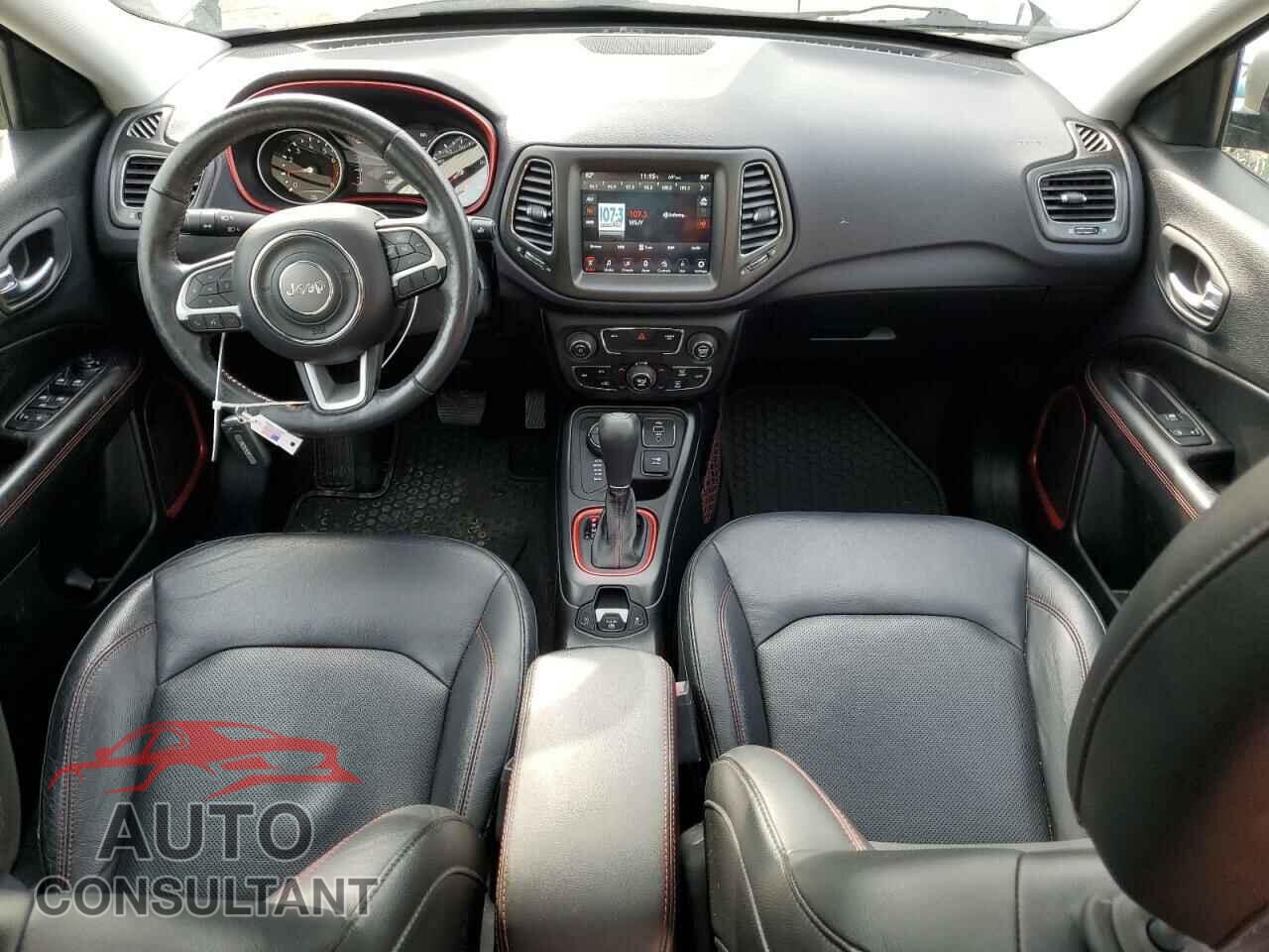 JEEP COMPASS 2018 - 3C4NJDDB5JT147845