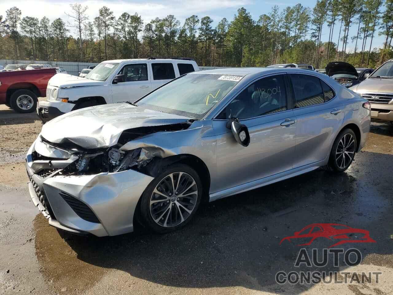 TOYOTA CAMRY 2018 - 4T1B11HK6JU140349