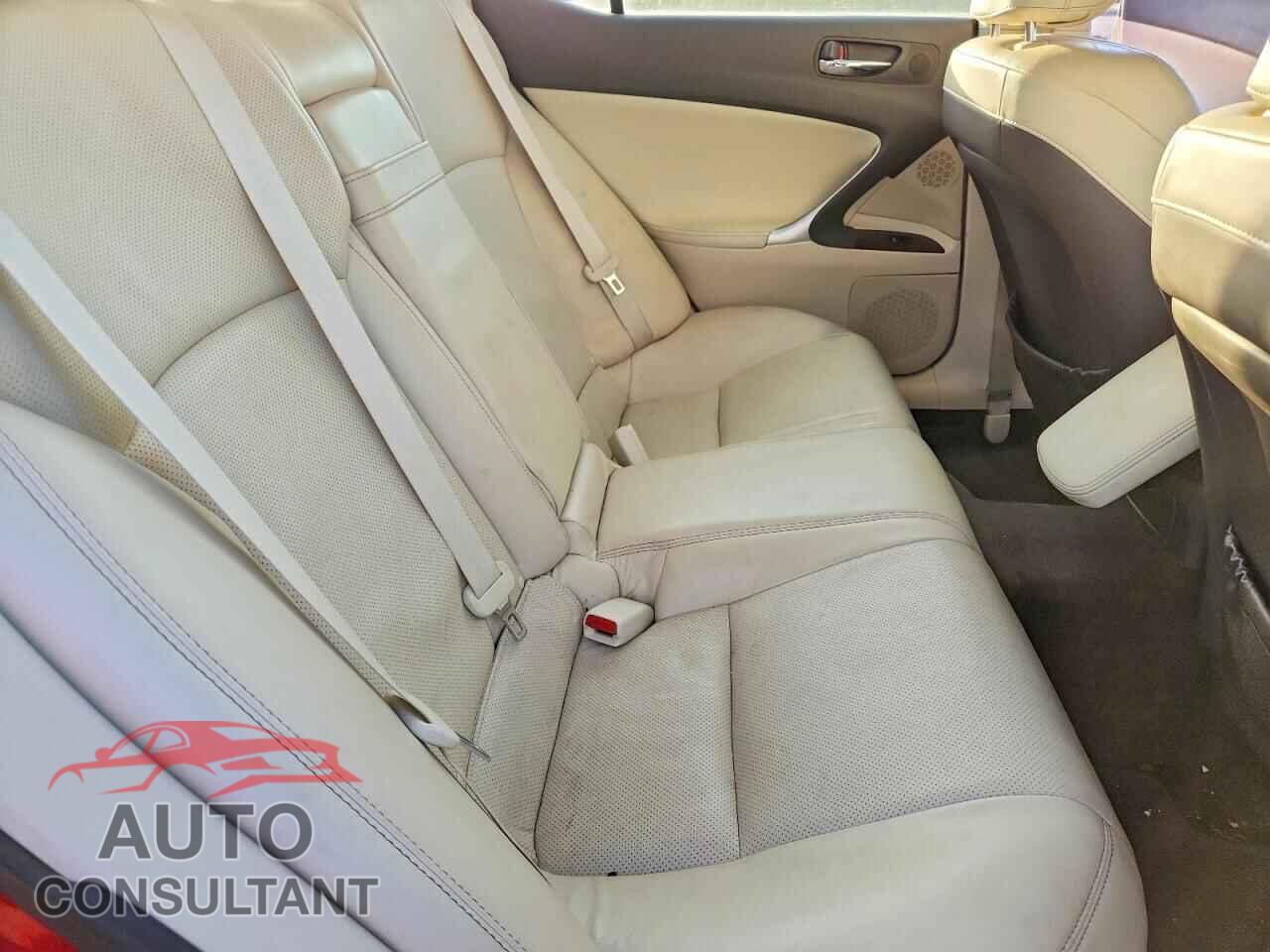 LEXUS IS 2011 - JTHBF5C23B5143630