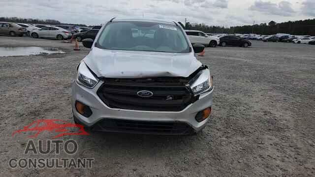 FORD ESCAPE 2017 - 1FMCU0F70HUC84123
