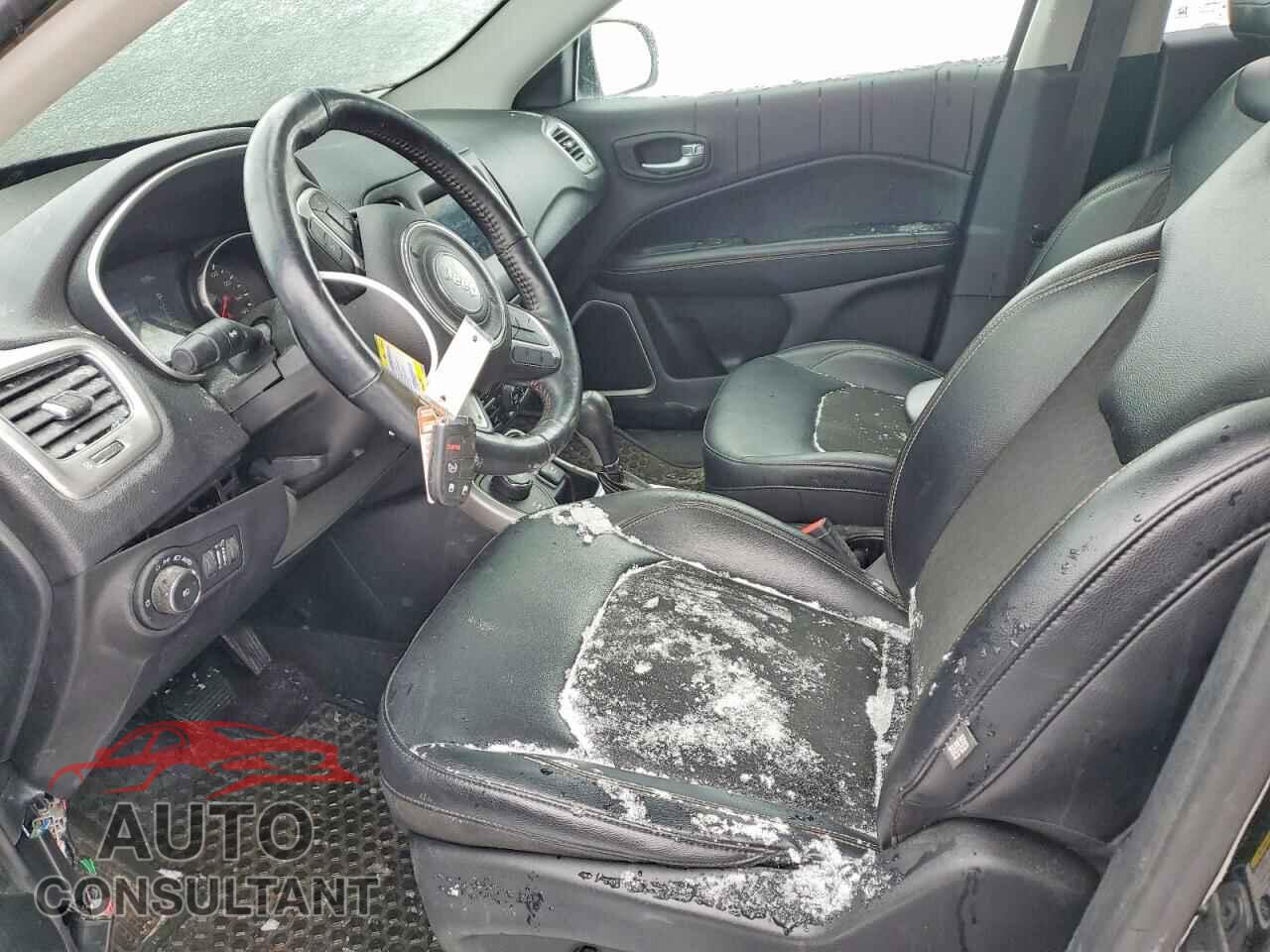 JEEP COMPASS 2018 - 3C4NJDBB6JT100181