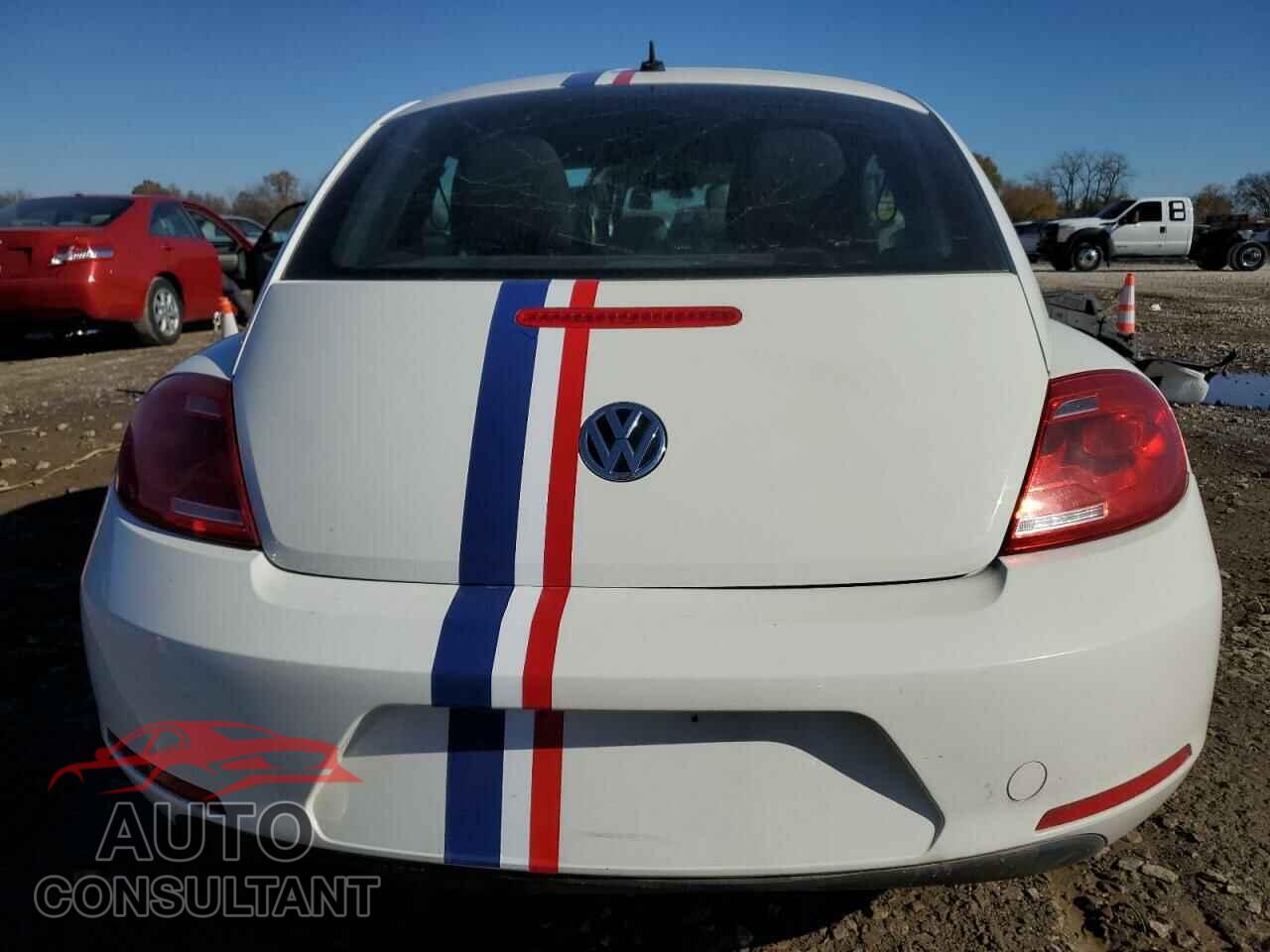 VOLKSWAGEN BEETLE 2013 - 3VWFP7AT4DM640820