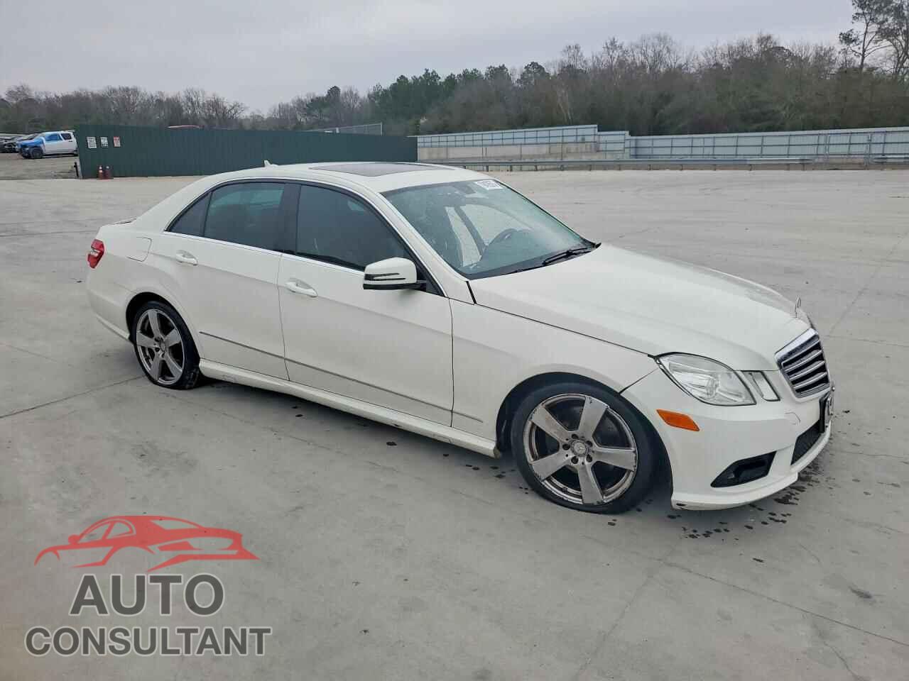 MERCEDES-BENZ E-CLASS 2011 - WDDHF8HB2BA347659