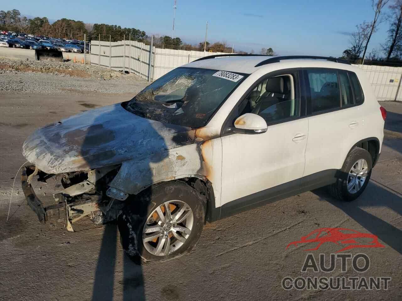 VOLKSWAGEN TIGUAN 2017 - WVGBV7AX6HK025687